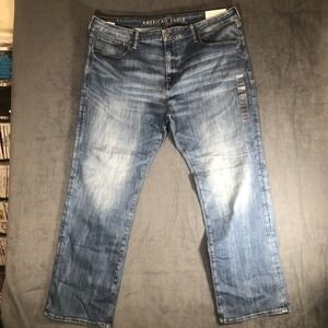 Men's AMERICAN EAGLE Relaxed Straight Jeans Size 42x32 Medium Wash Airflex NWT